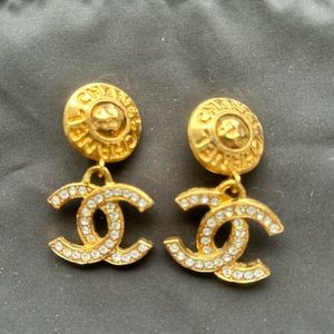 SOLD Chanel vintage CC crystal clip on earrings